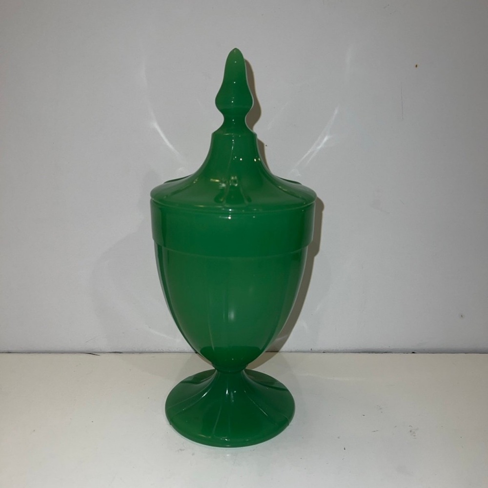 Northwood Colonial Opaque Jadeite Green Covered Apothecary Jar 1920’s